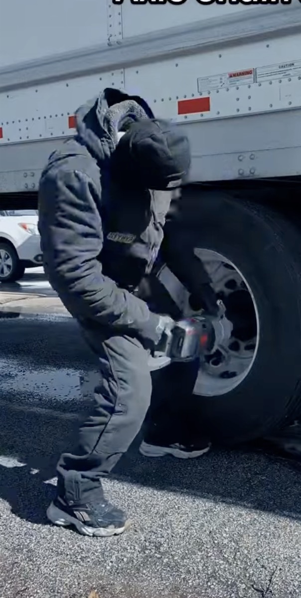 Winter truck repair service in Chicago